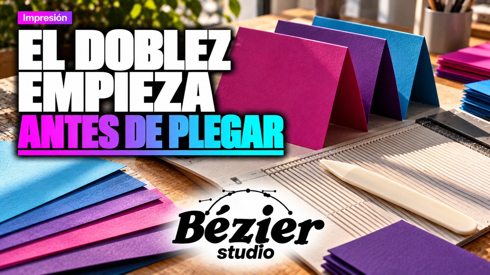 Hendido de papel: prepara el pliegue antes de forzar una cartulina